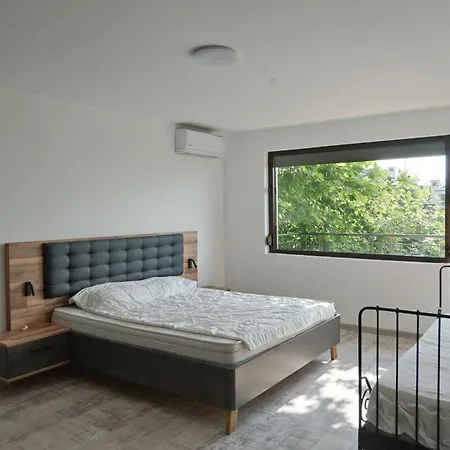 Six Bedroom Luxury With Private Pool In Quiet Residential Area Near Beaches Луксозна вила *
