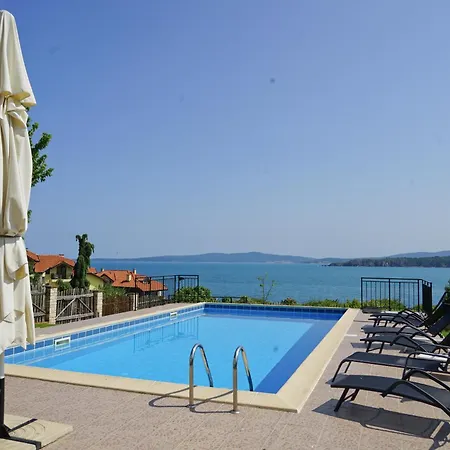 Луксозна вила Six Bedroom Luxury With Private Pool In Quiet Residential Area Near Beaches *
