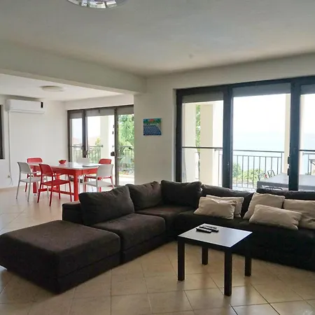 Six Bedroom Luxury With Private Pool In Quiet Residential Area Near Beaches Луксозна вила Созопол