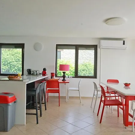 Луксозна вила Six Bedroom Luxury With Private Pool In Quiet Residential Area Near Beaches *