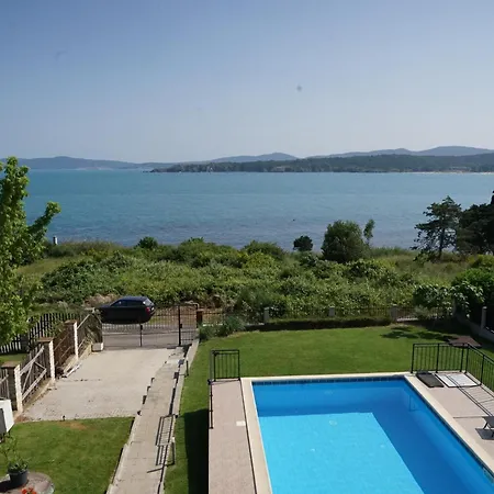 Six Bedroom Luxury With Private Pool In Quiet Residential Area Near Beaches 别墅 *